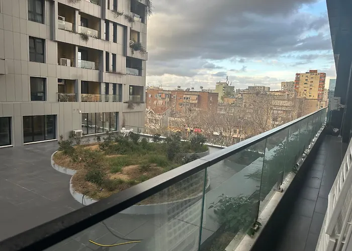 Free Parking Modern Escape