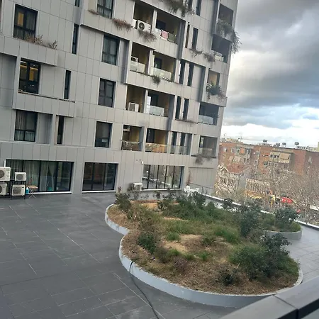 Free Parking Modern Escape * 地拉那