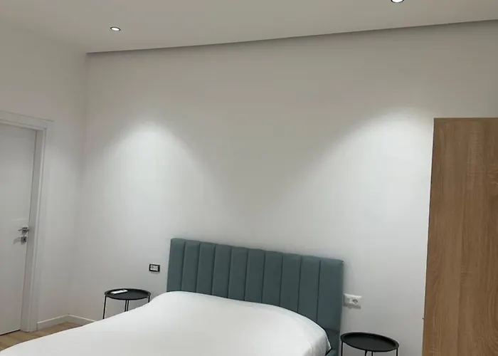 Free Parking Modern Escape