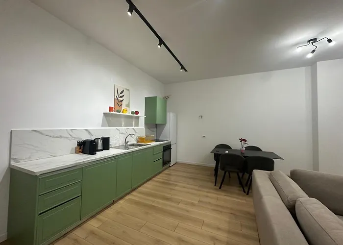 Free Parking Modern Escape 地拉那